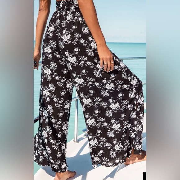 Excellent Condition, Lulus "Loves the Sun Black Floral Print Wide Leg Pant, Sz S - Picture 7 of 13